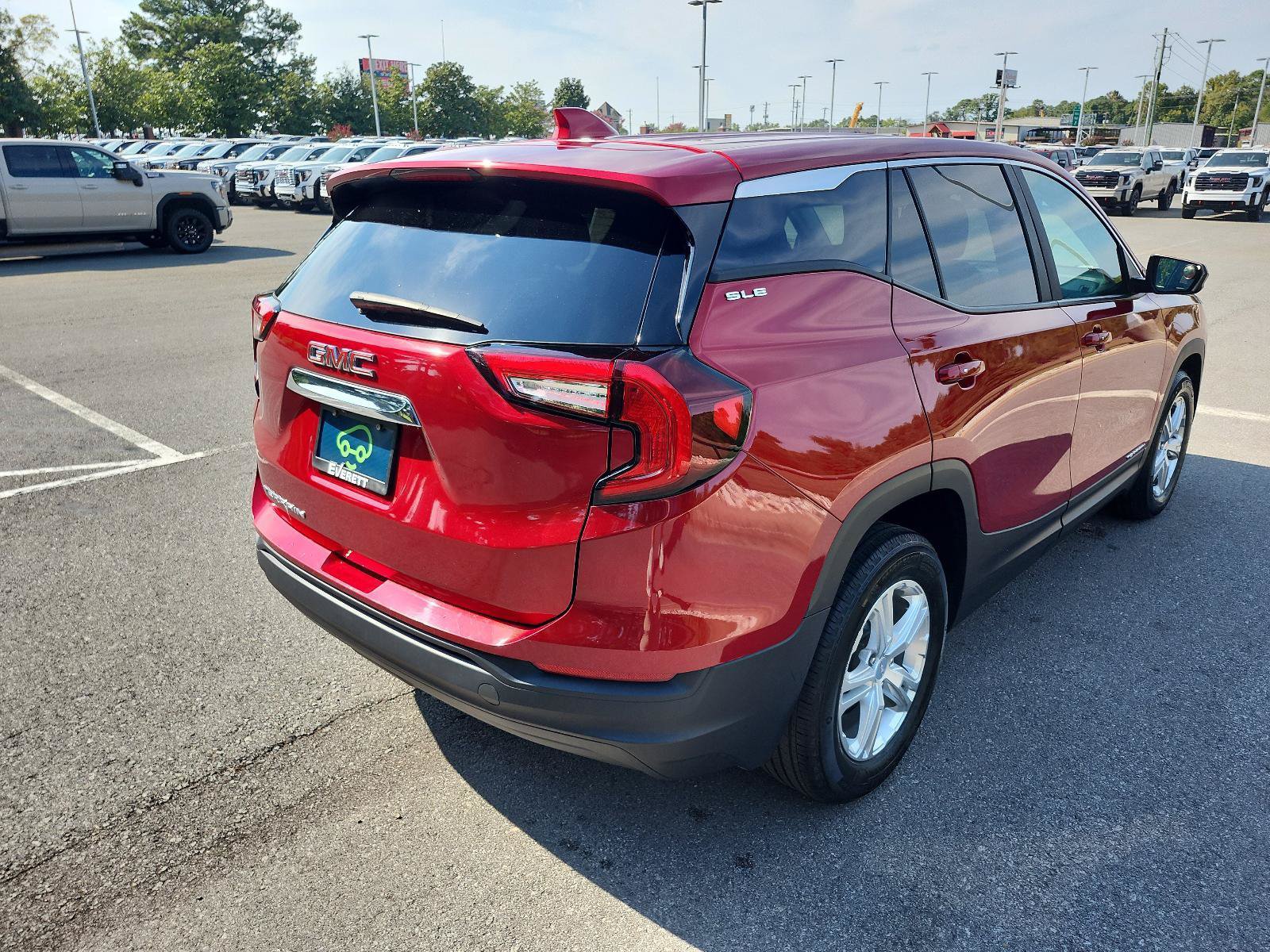 Certified 2024 GMC Terrain SLE FWD image 3