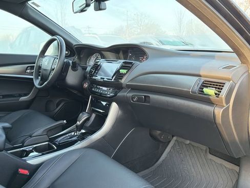 Used 2017 Honda Accord Touring image 17