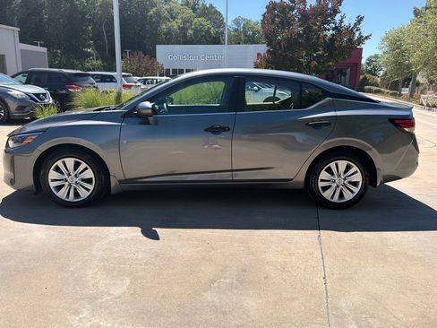 Used 2024 Nissan Sentra S FWD image 6