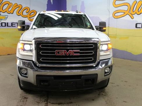 Used 2019 GMC Sierra 2500 SLE w/ SLE Preferred Package AWD/4WD image 3