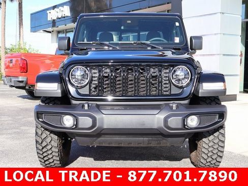 Used 2025 Jeep Gladiator Willys image 3
