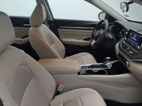 Used 2022 Nissan Altima 2.5 SV w/ SV Premium Package image 21