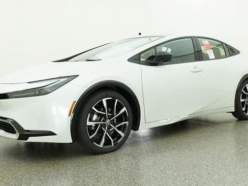 New 2026 Toyota Prius Plug-In Hybrid FWD image 39