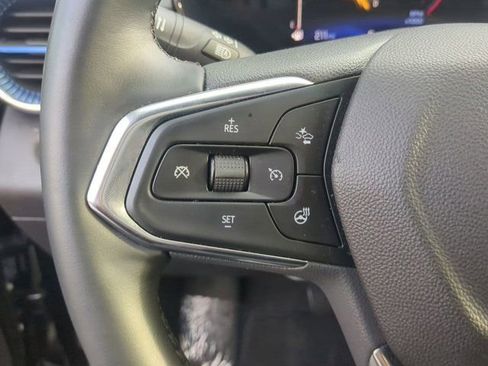 Used 2025 Chevrolet Trax LT w/ Driver Confidence Package image 24