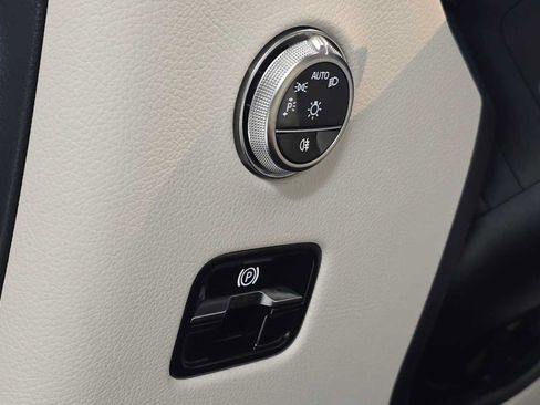 Certified 2026 Mercedes-Benz GLC 300 4MATIC image 25