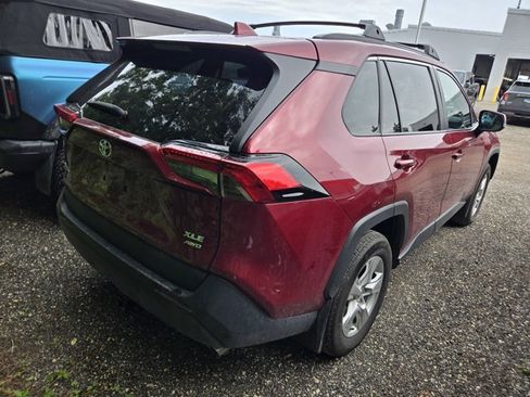 Used 2021 Toyota RAV4 XLE w/ Convenience Package AWD/4WD image 4