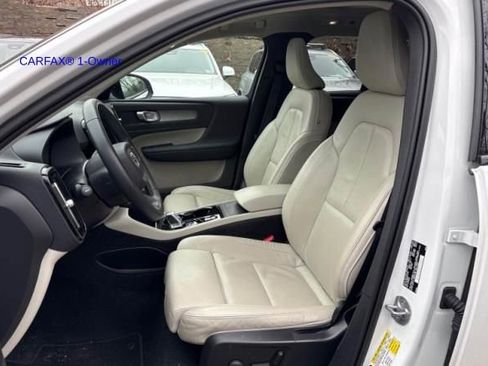 Used 2023 Volvo XC40 B5 Plus w/ Driver Assist Package image 2