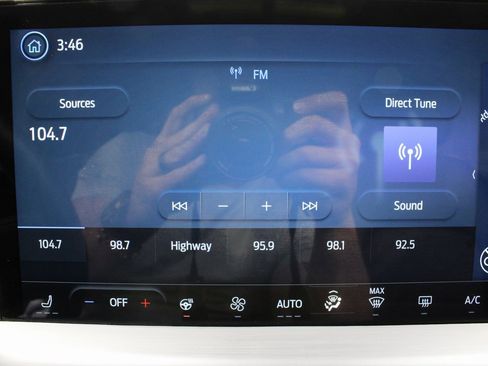 Used 2024 Ford Escape Platinum image 24