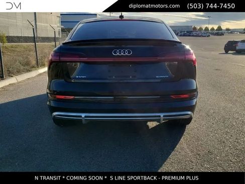 Used 2023 Audi e-tron Premium Plus AWD/4WD image 5