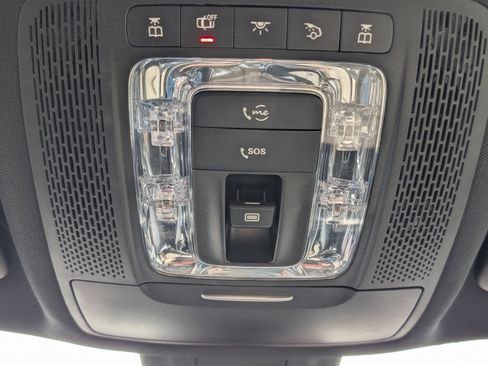 Used 2020 Mercedes-Benz GLB 250 4MATIC image 29