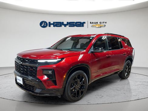 Used 2025 Chevrolet Traverse RS w/ LPO, Floor Liner Package AWD/4WD image 3