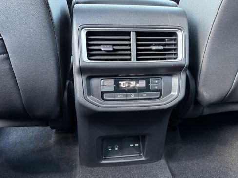 Certified 2025 Volkswagen Atlas Peak Edition SE image 34