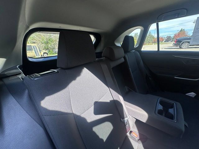 Used 2023 Toyota RAV4 LE AWD/4WD image 9