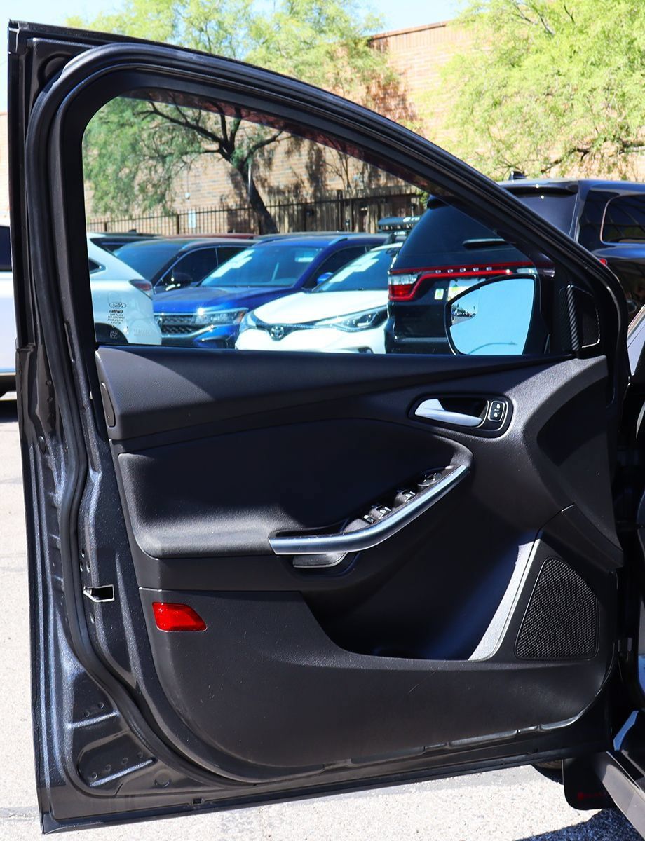 Used 2018 Ford Focus ST FWD image 36