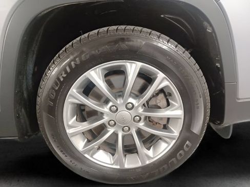 Used 2020 Jeep Cherokee Latitude Plus FWD image 31