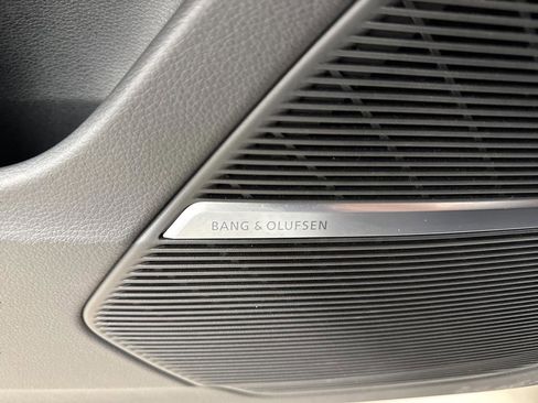 Used 2023 Audi SQ8 Prestige w/ Prestige Package image 28