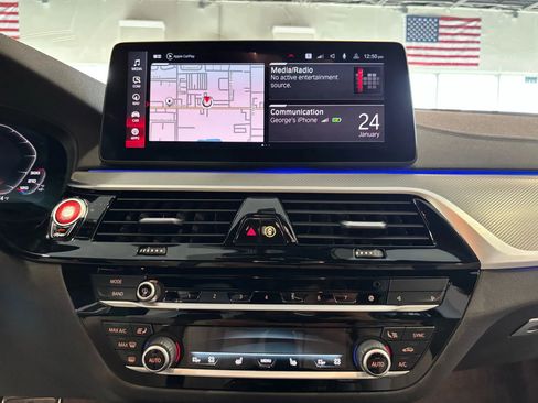 Used 2023 BMW M5 image 33