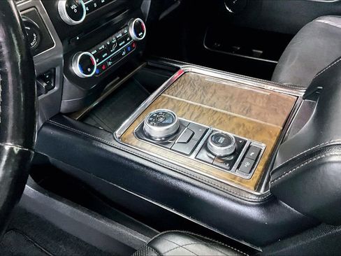 Used 2018 Ford Expedition Max Platinum image 18