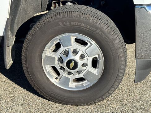 Used 2017 Chevrolet Silverado 2500 LT w/ LT Convenience Package AWD/4WD image 18