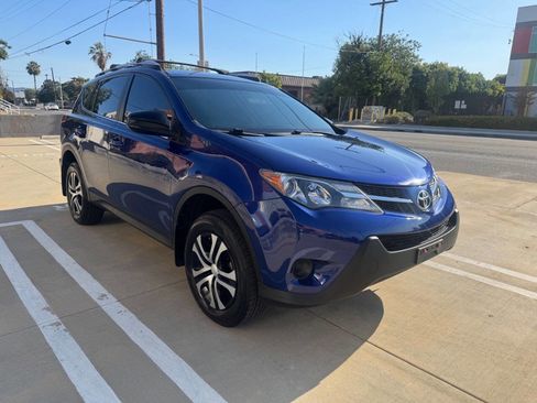 Used 2014 Toyota RAV4 LE FWD image 5