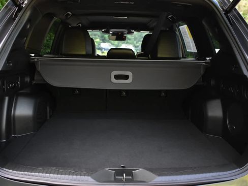 Used 2025 Subaru Forester Limited AWD/4WD image 9