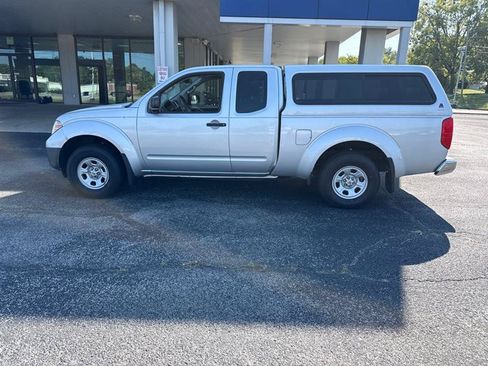 Used 2014 Nissan Frontier S w/ S Preferred Package RWD image 2