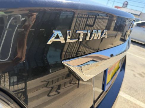 Used 2015 Nissan Altima 2.5 SL w/ Technology Package FWD image 41