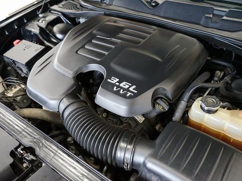 Used 2019 Dodge Challenger SXT image 44