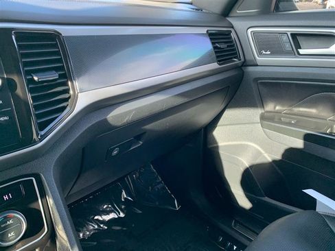 Used 2020 Volkswagen Atlas Cross Sport SEL Premium R-Line image 35