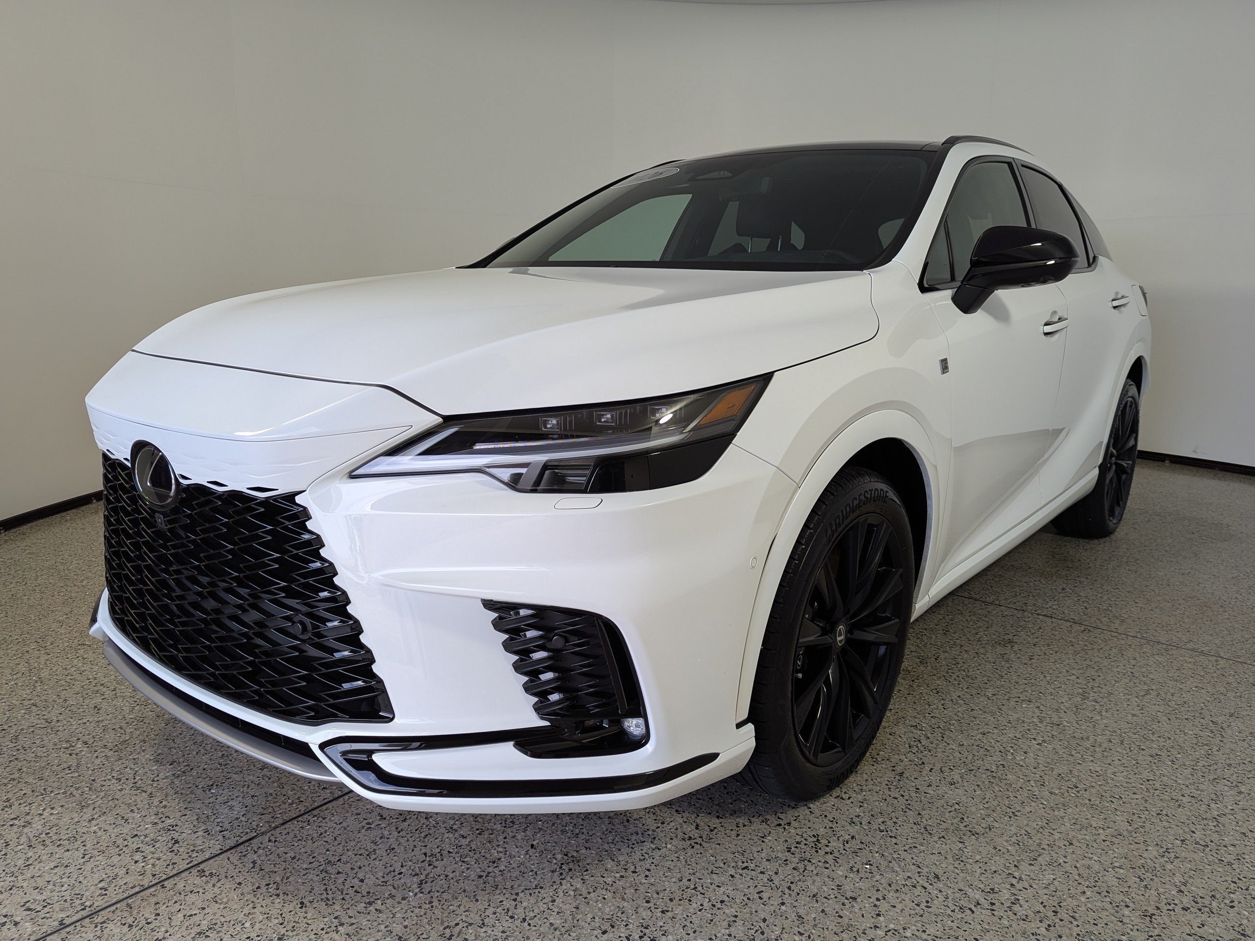 Used 2026 Lexus RX 500h F Sport w/ Convenience Package AWD/4WD image 3