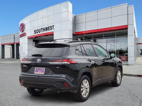 Used 2026 Toyota Corolla Cross LE w/ Moonroof Package FWD image 5