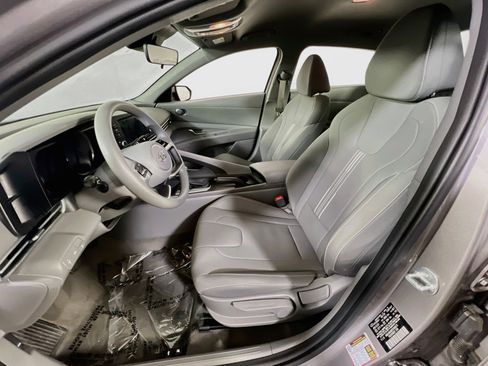 Used 2023 Hyundai Elantra SEL FWD image 19