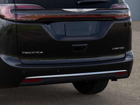 New 2026 Chrysler Pacifica Limited image 13
