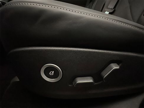 Certified 2025 Genesis GV80 3.5T Prestige image 15