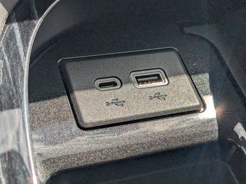 Used 2022 Cadillac Escalade Sport image 9