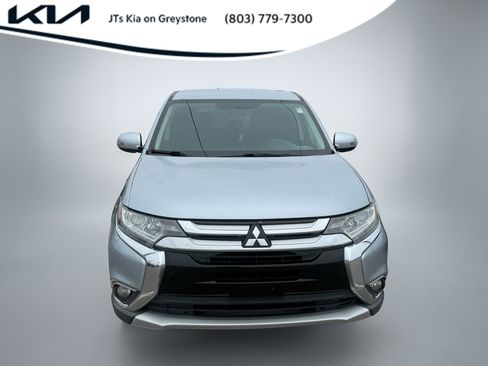 Used 2016 Mitsubishi Outlander SE image 1