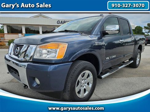 Used 2015 Nissan Titan SV w/ SV Value Truck Package AWD/4WD image 1