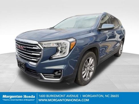 Used 2024 GMC Terrain SLT AWD/4WD image 3