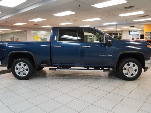 Used 2022 Chevrolet Silverado 2500 LTZ w/ LTZ Convenience Package AWD/4WD image 13