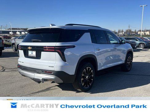New 2026 Chevrolet Traverse LT w/ Enhanced Driving Package AWD/4WD image 8