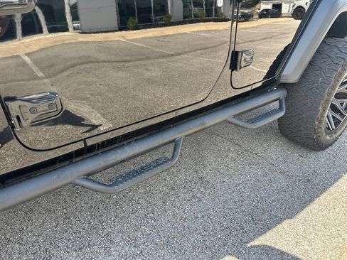 Used 2023 Jeep Wrangler Unlimited Sport AWD/4WD image 9