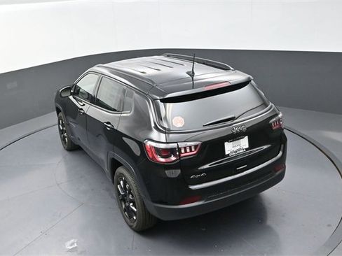 New 2026 Jeep Compass Latitude image 13