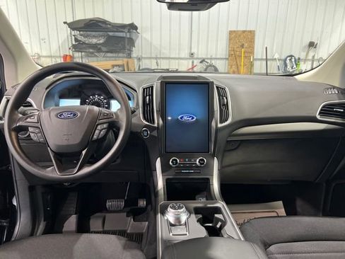 Used 2024 Ford Edge SE image 41