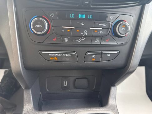 Used 2018 Ford Escape SE FWD image 16
