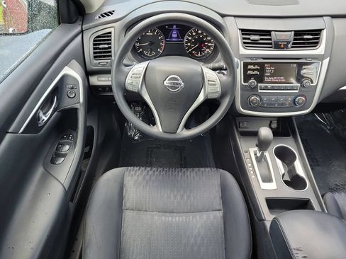 Used 2018 Nissan Altima 2.5 S w/ S Convenience Package FWD image 12