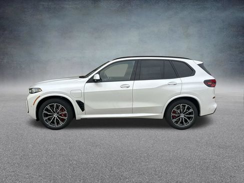 Used 2026 BMW X5 xDrive50e AWD/4WD image 6