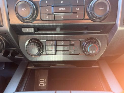 Used 2018 Ford F150 XLT w/ Equipment Group 302A Luxury AWD/4WD image 23