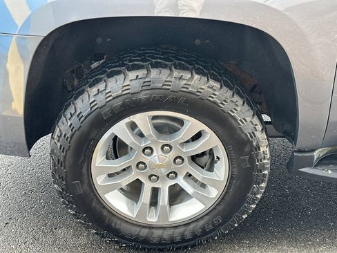 Used 2018 Chevrolet Suburban LS AWD/4WD image 11