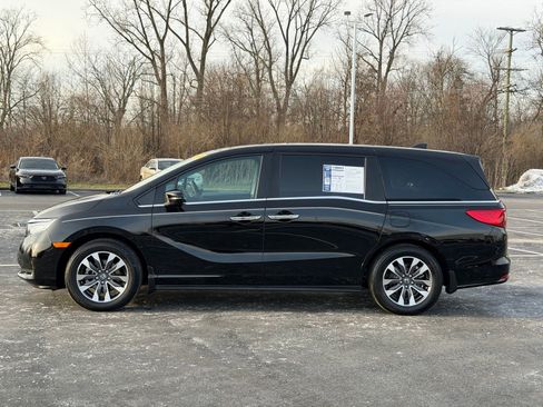 Used 2024 Honda Odyssey EX-L image 2