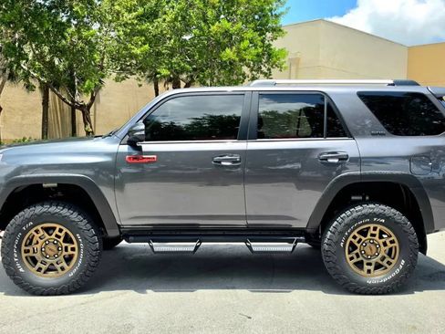 Used 2021 Toyota 4Runner SR5 Premium w/ Moonroof Package AWD/4WD image 11